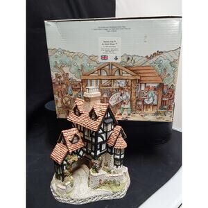 David Winter Cottage Squires Hall from 1985 in original box